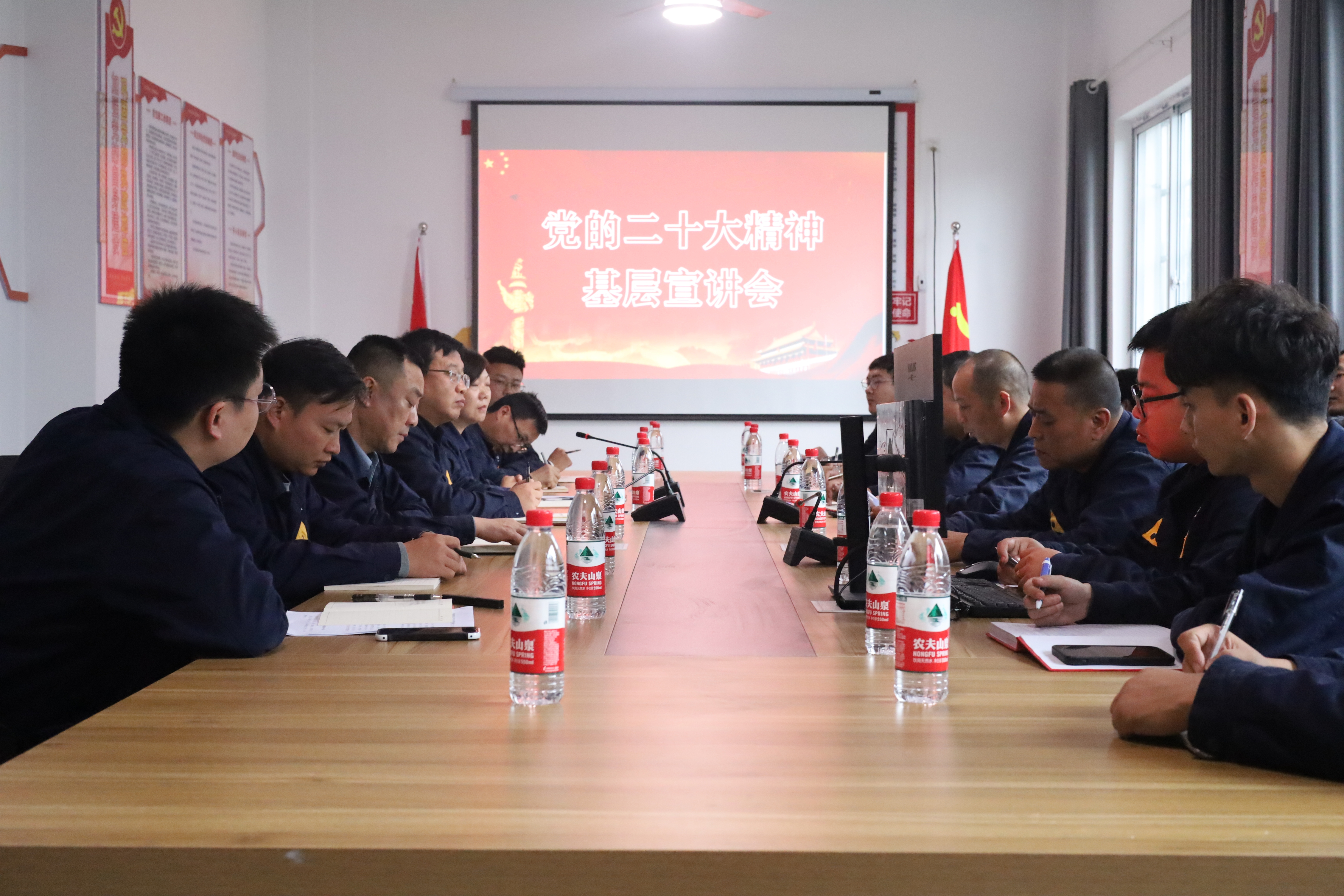 集團黨委副書記、總經(jīng)理汪羽深入景焦能源公司宣講黨的二十大精神2.JPG